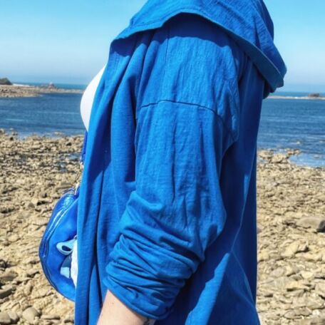 Gilet capuche bleu